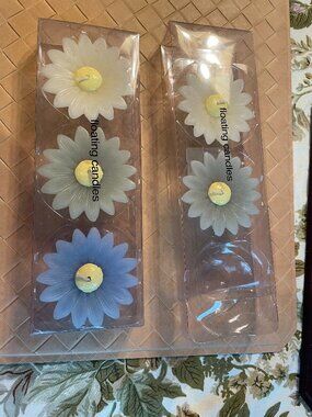 Lot of 5 Interior Accents Daisy Floating Candles New